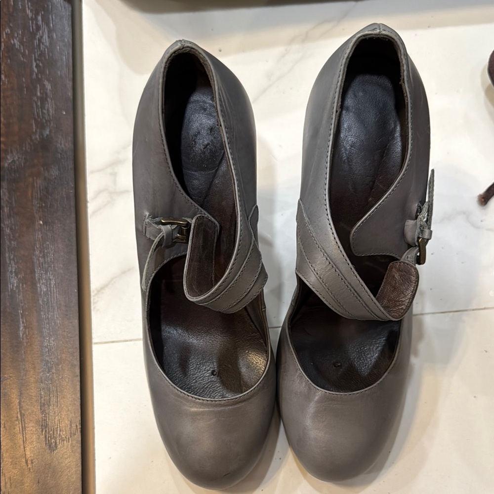 Joie Gray Heeled Shoes with Elegant Design